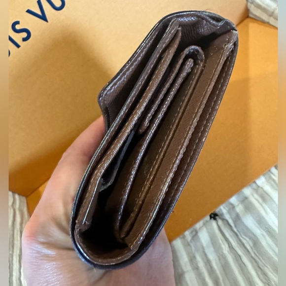 Louis Vuitton wallet - Picture 13 of 16